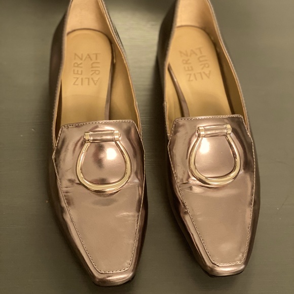 Naturalizer, size 5, silver pewter flats - Picture 5 of 7